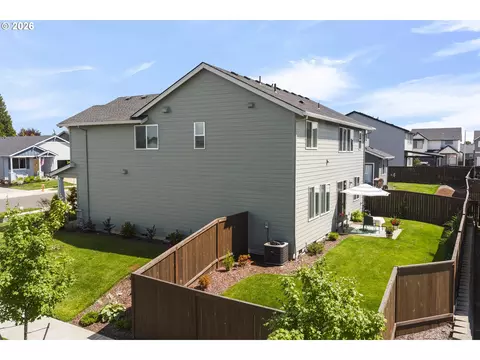 2321 SE Teal Ave, Gresham, OR 97080 photo 3