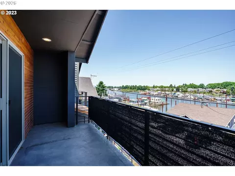 306 N Bridgeton Rd, Portland, OR 97217