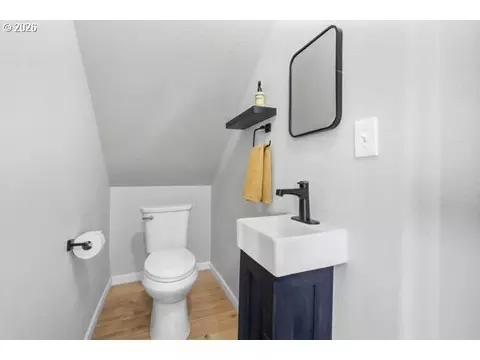 Bath - 80036 Prindle Loop Rd, Hermiston, OR 97838 photo 3 of 4