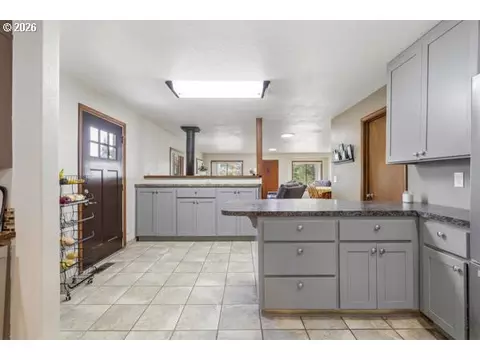 Kitchen - 80036 Prindle Loop Rd, Hermiston, OR 97838 photo 2 of 3
