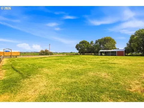 Exterior - 80036 Prindle Loop Rd, Hermiston, OR 97838 photo 10 of 12