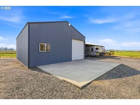 Exterior - 80036 Prindle Loop Rd, Hermiston, OR 97838 photo 8 of 12