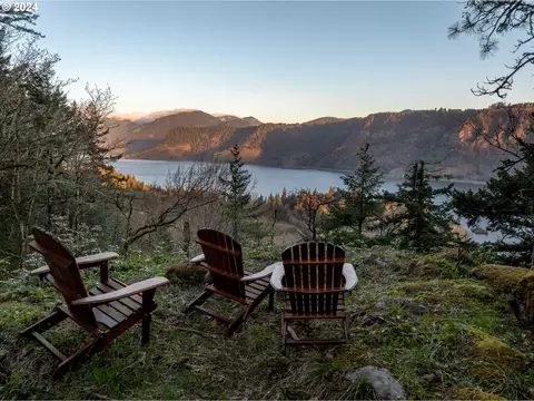 476 Country Club Rd, Hood River, OR 97031