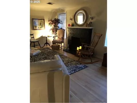 Living - 335 Kourt Dr, Eugene, OR 97404 photo 1 of 2