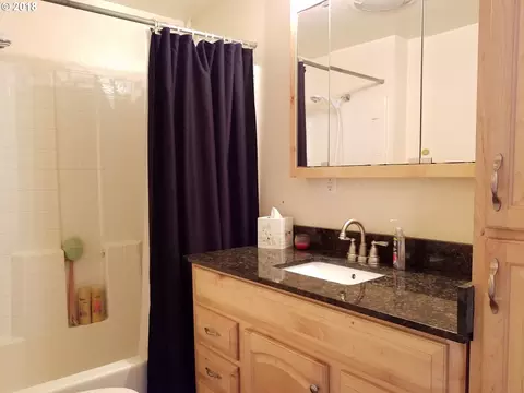 Bath - 335 Kourt Dr, Eugene, OR 97404 photo 1 of 3