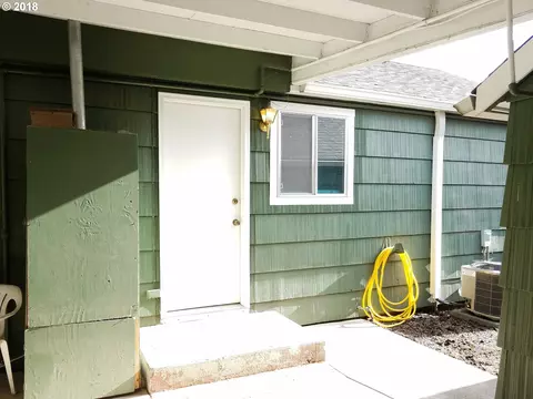 Exterior - 335 Kourt Dr, Eugene, OR 97404 photo 4 of 4
