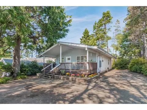 5415 Hacienda Ave, Lincoln City, OR 97367