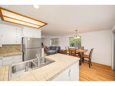 Kitchen - 10919 E Mapleton Rd, Mapleton, OR 97453 photo 2 of 3