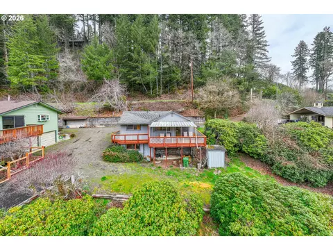 Exterior - 10919 E Mapleton Rd, Mapleton, OR 97453 photo 1 of 7