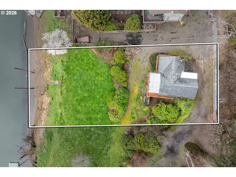 View/Area - 10919 E Mapleton Rd, Mapleton, OR 97453 photo 6 of 9