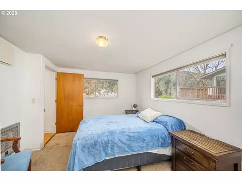 Bedroom - 10919 E Mapleton Rd, Mapleton, OR 97453 photo 2 of 5