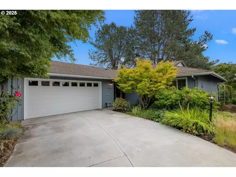 12434 SW King George Dr, King City, OR 97224