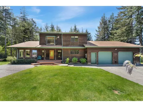 89656 Halliburton Ln, Bandon, OR 97411