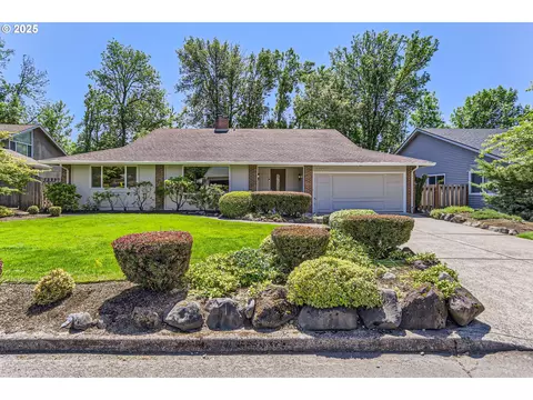 14460 NW Oakhills Dr, Beaverton, OR 97006