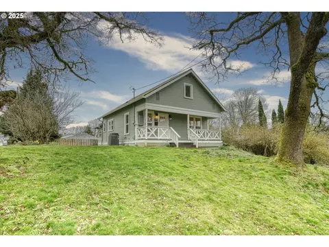 296 N 4th St, Saint Helens, OR 97051