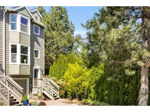 13235 SW Kingston Pl, Portland, OR 97223