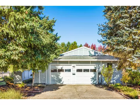 1609 Camino Dr, Forest Grove, OR 97116