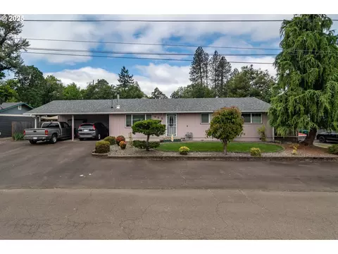962 NW Keasey St, Roseburg, OR 97471