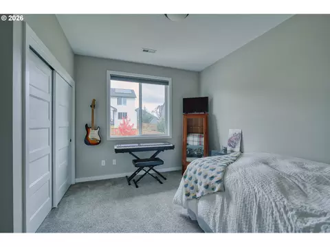 Bedroom - 128 E Taylor Dr, Newberg, OR 97132 photo 5 of 6