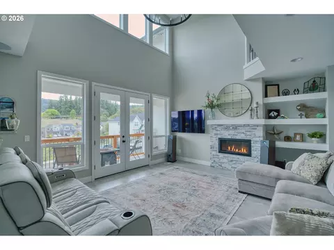 Living - 128 E Taylor Dr, Newberg, OR 97132 photo 1 of 6