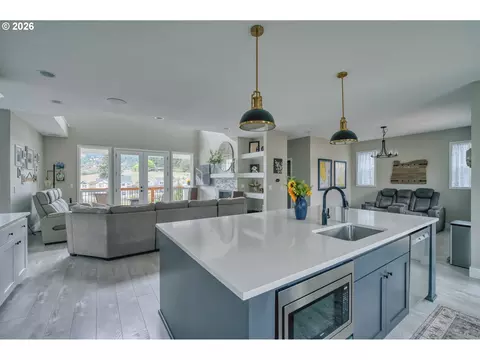 Kitchen - 128 E Taylor Dr, Newberg, OR 97132 photo 4 of 6