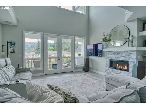Living - 128 E Taylor Dr, Newberg, OR 97132 photo 2 of 6