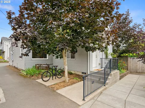 2536 SE 87th Ave, Portland, OR 97266