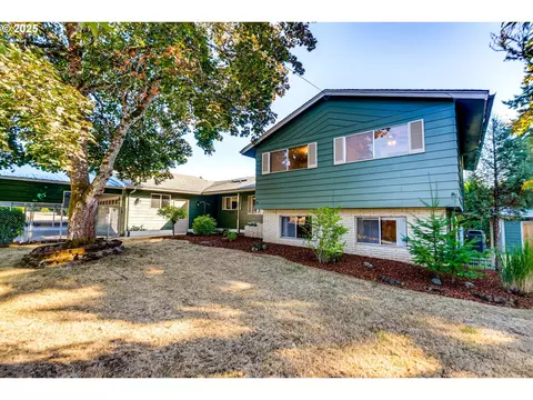 19560 SW Madeline St, Beaverton, OR 97078