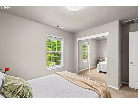 Bedroom - 5894 Firestone Dr, Eugene, OR 97402 photo 6 of 8