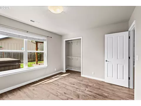Bedroom - 5894 Firestone Dr, Eugene, OR 97402 photo 1 of 8