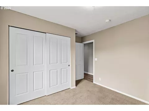 Bedroom - 5894 Firestone Dr, Eugene, OR 97402 photo 8 of 8