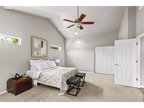 Bedroom - 5894 Firestone Dr, Eugene, OR 97402 photo 4 of 8