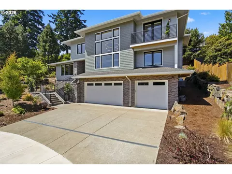 18165 SW Siena Dr, Lake Oswego, OR 97034