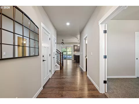 Entry Way - 3237 Timberline Dr, Eugene, OR 97405 photo 1 of 3