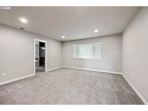 Bedroom - 3237 Timberline Dr, Eugene, OR 97405 photo 1 of 10