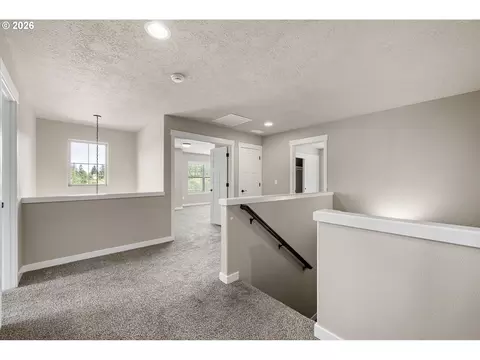 Entry Way - 3237 Timberline Dr, Eugene, OR 97405 photo 3 of 3