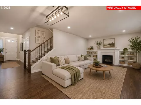 Living - 3237 Timberline Dr, Eugene, OR 97405 photo 2 of 4