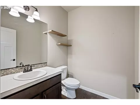 Bath - 3237 Timberline Dr, Eugene, OR 97405 photo 5 of 5