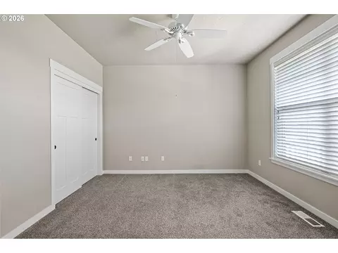 Bedroom - 3237 Timberline Dr, Eugene, OR 97405 photo 10 of 10