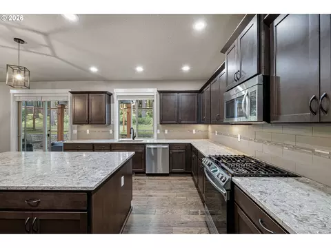 Kitchen - 3237 Timberline Dr, Eugene, OR 97405 photo 6 of 6