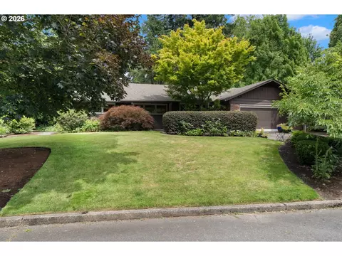 5919 SW Miles St, Portland, OR 97219