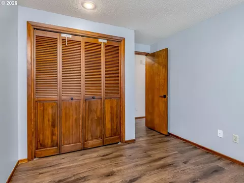 Bedroom - 2905 SW Redfern Pl, Gresham, OR 97080 photo 2 of 3