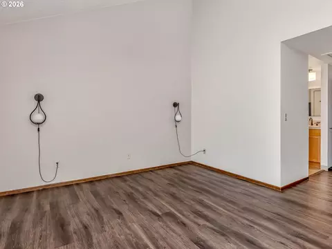 Living - 2905 SW Redfern Pl, Gresham, OR 97080 photo 9 of 10