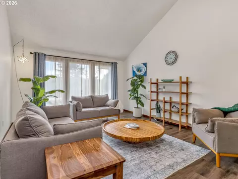 Living - 2905 SW Redfern Pl, Gresham, OR 97080 photo 1 of 10