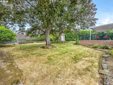Exterior - 2905 SW Redfern Pl, Gresham, OR 97080 photo 4 of 9