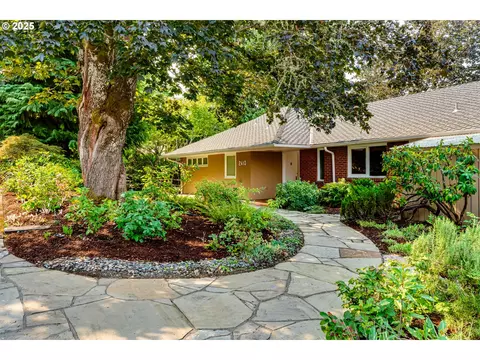 2410 Washington St, Eugene, OR 97405