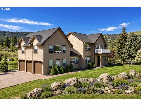 130 Ridge Dr, La Grande, OR 97850