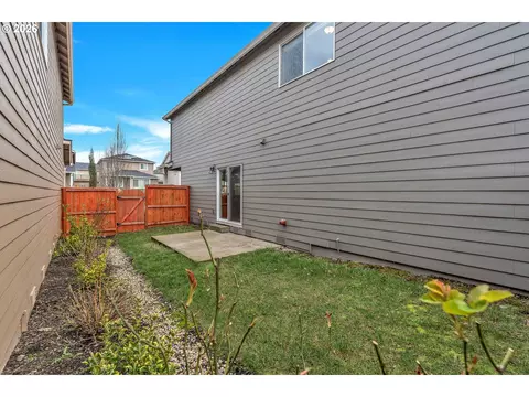 Exterior - 2137 SE 15th Aly, Gresham, OR 97080 photo 7 of 11