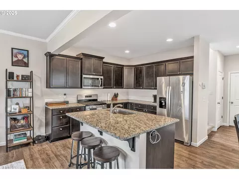 Kitchen - 2137 SE 15th Aly, Gresham, OR 97080 photo 1 of 3