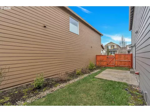 Exterior - 2137 SE 15th Aly, Gresham, OR 97080 photo 6 of 11